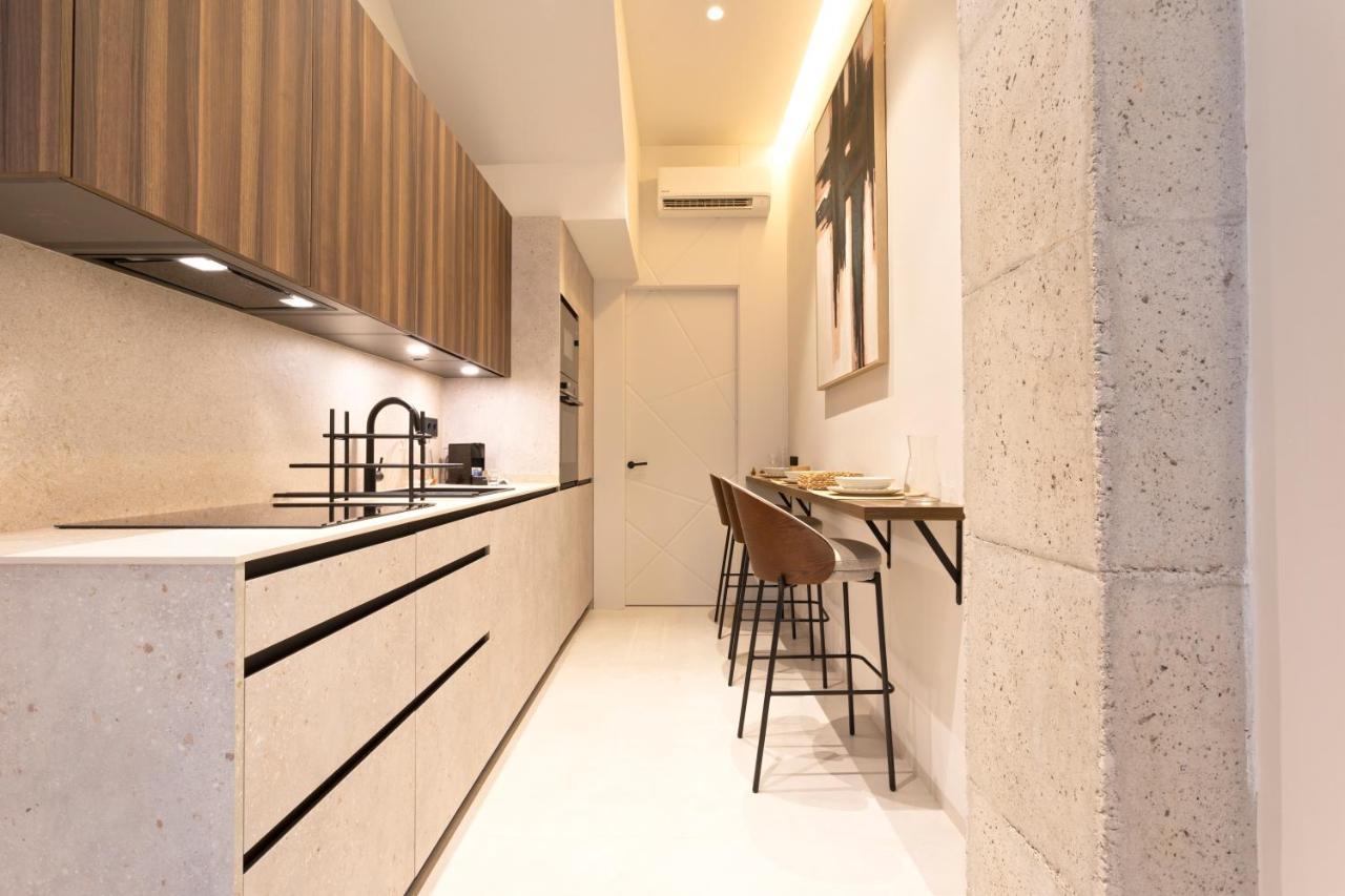 Magnificent Renovated 2Bd 2Bth Duplex With Backyard - City Centre マラガ エクステリア 写真