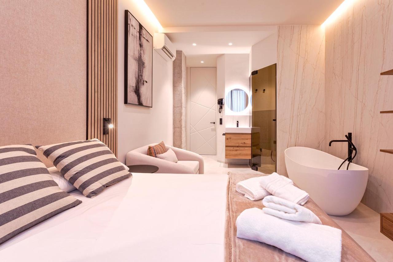 Magnificent Renovated 2Bd 2Bth Duplex With Backyard - City Centre マラガ エクステリア 写真
